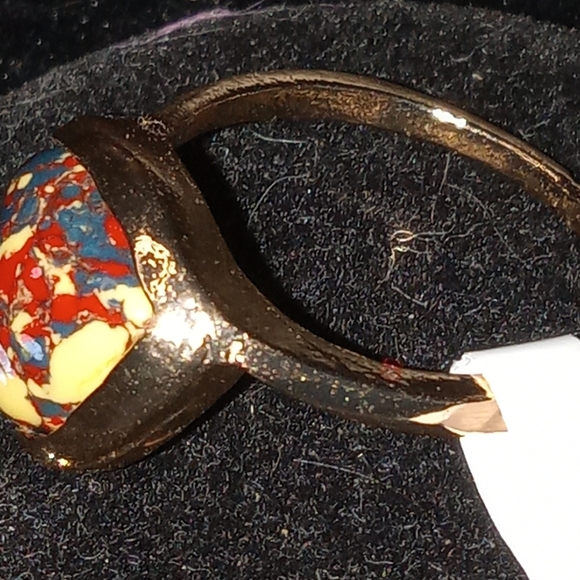 Beautiful Offset Heart Natural Stone And Gold Tone ring for women Size 9.5 - Picture 6 of 7